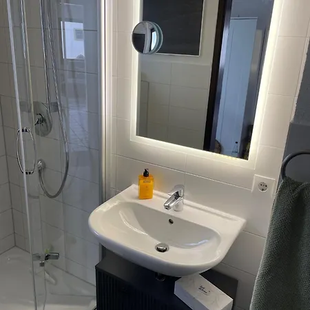 Ruhiges In - Naehe Porsche アパート